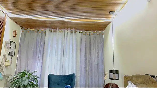 Snapshot of Abrilqueen chatting on February 28, 2026, 2:50 pm Abrilqueen online show from February 28, 2026, 2:50 pm