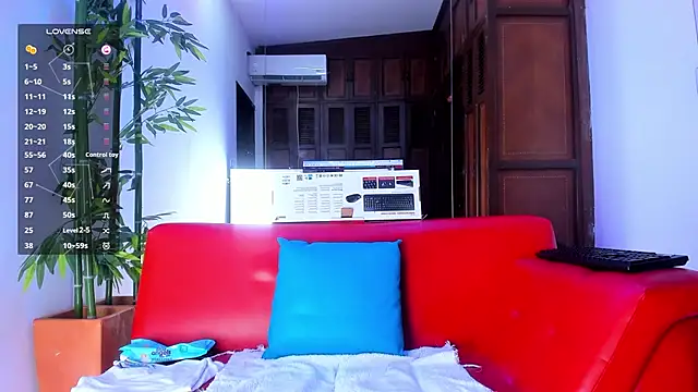 Snapshot of Maximo__ chatting on February 26, 2025, 9:31 pm Maximo online show from February 26, 2025, 9:31 pm