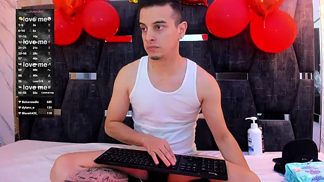 Snapshot of Maximo__ chatting on February 9, 2025, 9:49 pm Maximo online show from February 9, 2025, 9:49 pm