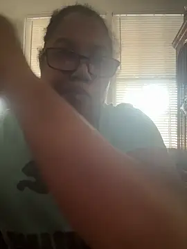 Snapshot of ebonyred chatting on December 22, 2025, 2:06 pm ebonyred online show from December 22, 2025, 2:06 pm