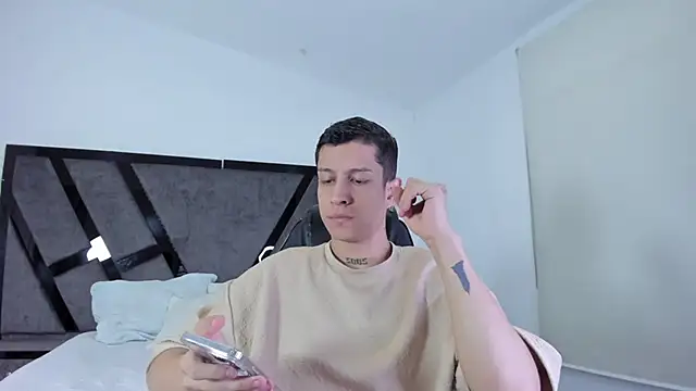 AgarEvans online show from February 9, 2026, 4:21 am