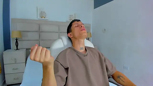 Snapshot of AgarEvans chatting on November 25, 2025, 4:24 am AgarEvans online show from November 25, 2025, 4:24 am