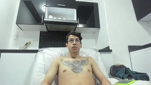 Snapshot of AgarEvans chatting on December 10, 2024, 4:02 am AgarEvans online show from December 10, 2024, 4:02 am