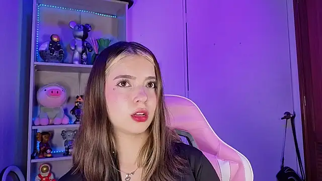 EmilyMiller  online show from October 2, 2025, 4:21 pm