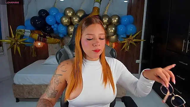 Snapshot of mia_18v chatting on October 2, 2025, 5:27 pm mia 18v online show from October 2, 2025, 5:27 pm