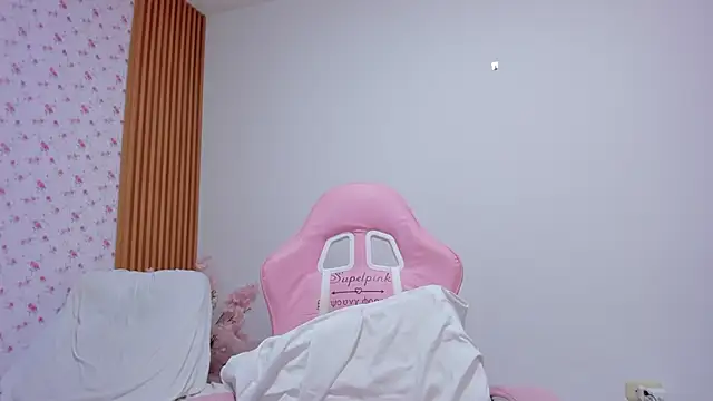 Soyqueen online show from March 1, 2026, 5:24 pm