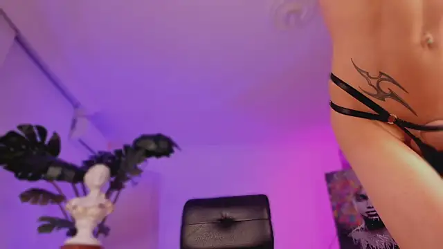 Taylor  foxxx online show from March 13, 2025, 4:16 am