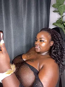 Snapshot of Honeycoco0211 chatting on October 1, 2025, 8:35 pm Honeycoco0211 online show from October 1, 2025, 8:35 pm