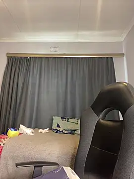 Honeycoco0211 online show from April 1, 2026, 7:10 am