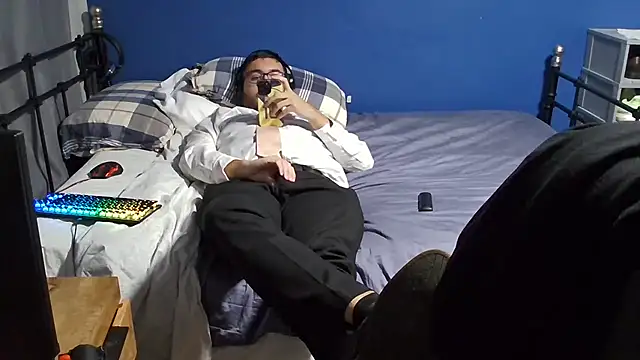 Snapshot of bwcalexander chatting on November 12, 2025, 11:08 pm bwcalexander online show from November 12, 2025, 11:08 pm