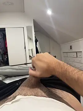 Snapshot of bwcalexander chatting on December 17, 2025, 8:19 am bwcalexander online show from December 17, 2025, 8:19 am