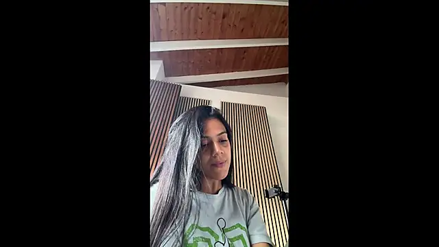 Deisy Torres online show from August 6, 2026, 10:38 pm