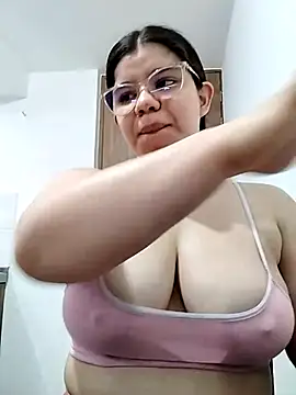 Snapshot of Danzel1105 chatting on February 17, 2025, 5:55 pm Danzel1105 online show from February 17, 2025, 5:55 pm