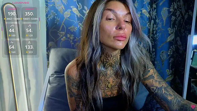tattooedBabyy online show from October 29, 2025, 7:51 am