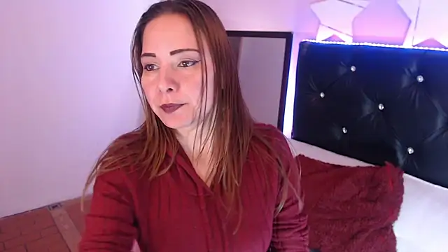 camila delarosa online show from October 28, 2025, 6:29 pm