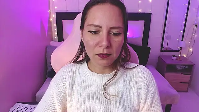 camila delarosa online show from August 3, 2026, 8:26 pm