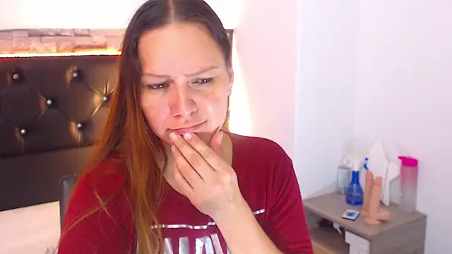 camila delarosa online show from March 17, 2025, 2:56 pm