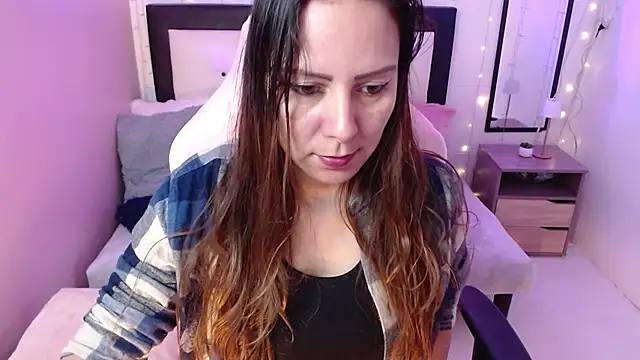 camila delarosa online show from August 1, 2026, 12:47 pm