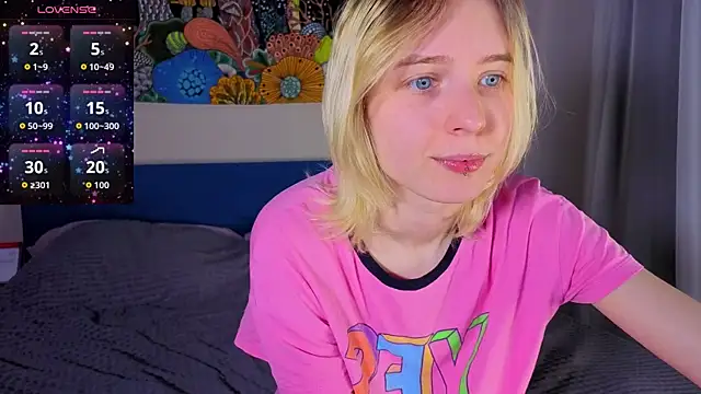 Crayzy Luv online show from March 20, 2026, 4:19 pm