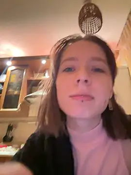 Crayzy Luv online show from February 4, 2025, 7:44 pm