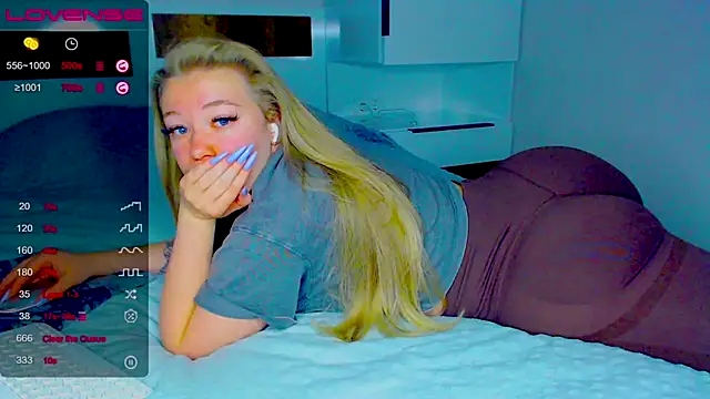 kitti kaattt online show from December 2, 2025, 4:25 am