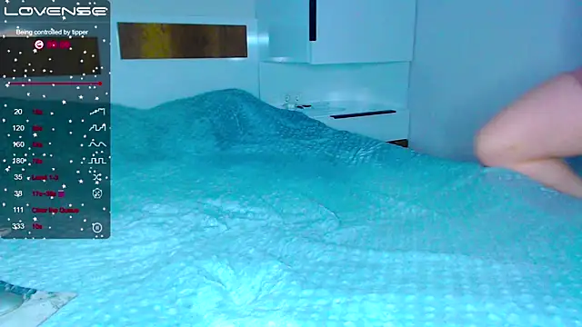 kitti kaattt online show from March 19, 2025, 11:39 am