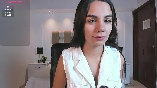 martina mancini online show from March 21, 2026, 12:42 pm