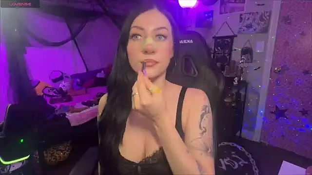 Snapshot of marleymaxwell chatting on May 15, 2026, 4:54 am marleymaxwell online show from May 15, 2026, 4:54 am