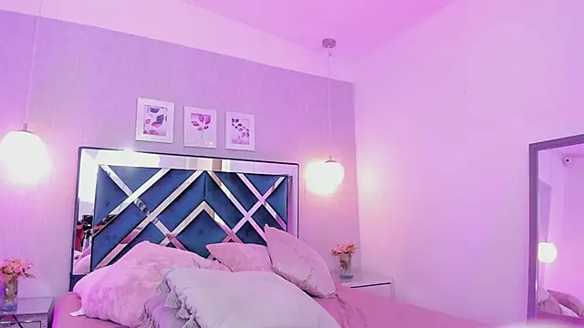 Snapshot of Miakhalifa_7 chatting on March 8, 2025, 5:43 pm Miakhalifa 7 online show from March 8, 2025, 5:43 pm