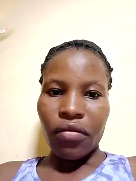 petite babe online show from February 18, 2026, 7:32 pm