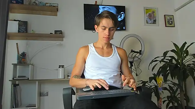 manucute 23  online show from January 18, 2026, 3:48 pm