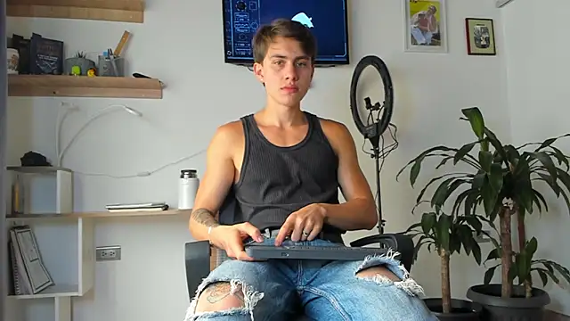 manucute 23  online show from October 28, 2025, 3:11 pm