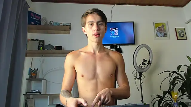 Snapshot of manucute_23_ chatting on January 8, 2026, 2:01 pm manucute 23 online show from January 8, 2026, 2:01 pm