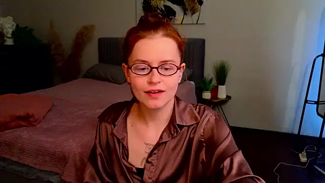 Snapshot of reb_luvng chatting on September 9, 2025, 1:42 pm reb luvng online show from September 9, 2025, 1:42 pm