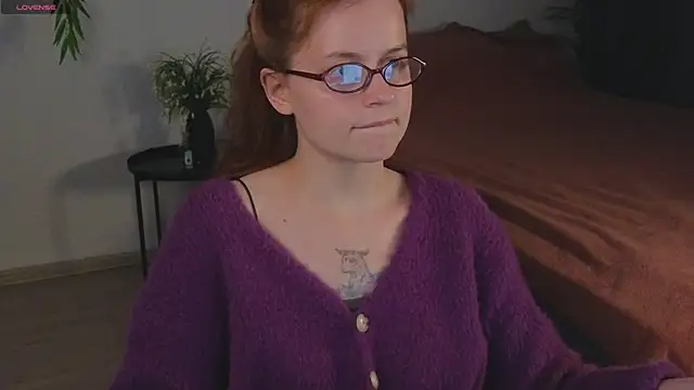 Snapshot of reb_luvng chatting on October 7, 2025, 1:34 pm reb luvng online show from October 7, 2025, 1:34 pm