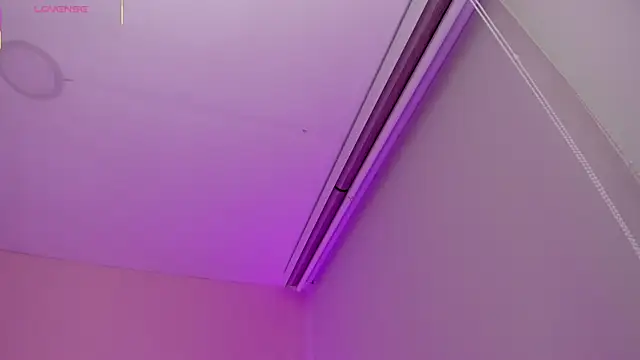 Oriana Guzman online show from March 4, 2026, 1:24 am