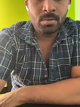 Snapshot of Handsomehunk_4U chatting on January 14, 2025, 6:13 am Handsomehunk 4U online show from January 14, 2025, 6:13 am