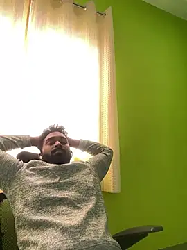 Snapshot of Handsomehunk_4U chatting on December 11, 2024, 7:53 am Handsomehunk 4U online show from December 11, 2024, 7:53 am