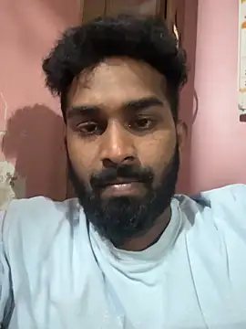 Snapshot of Handsomehunk_4U chatting on December 17, 2024, 5:26 pm Handsomehunk 4U online show from December 17, 2024, 5:26 pm