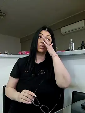 Snapshot of Milf_Abigail chatting on February 27, 2025, 5:40 am Milf Abigail online show from February 27, 2025, 5:40 am