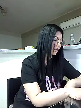 Snapshot of Milf_Abigail chatting on March 10, 2025, 4:07 am Milf Abigail online show from March 10, 2025, 4:07 am