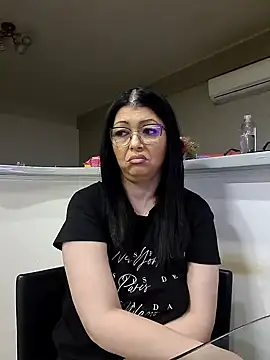 Snapshot of Milf_Abigail chatting on March 6, 2025, 2:41 am Milf Abigail online show from March 6, 2025, 2:41 am