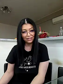Snapshot of Milf_Abigail chatting on March 2, 2025, 6:27 am Milf Abigail online show from March 2, 2025, 6:27 am