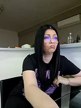 Snapshot of Milf_Abigail chatting on March 13, 2025, 5:54 am Milf Abigail online show from March 13, 2025, 5:54 am
