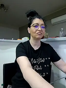Snapshot of Milf_Abigail chatting on March 15, 2025, 10:11 pm Milf Abigail online show from March 15, 2025, 10:11 pm