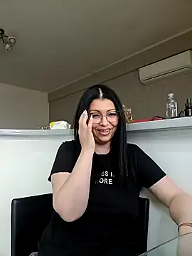 Snapshot of Milf_Abigail chatting on March 18, 2025, 7:01 am Milf Abigail online show from March 18, 2025, 7:01 am