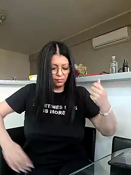 Snapshot of Milf_Abigail chatting on March 21, 2025, 5:00 am Milf Abigail online show from March 21, 2025, 5:00 am