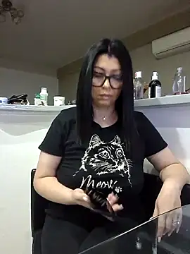 Snapshot of Milf_Abigail chatting on October 1, 2025, 12:16 am Milf Abigail online show from October 1, 2025, 12:16 am