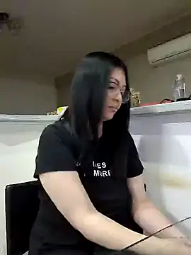 Snapshot of Milf_Abigail chatting on March 18, 2025, 12:51 am Milf Abigail online show from March 18, 2025, 12:51 am