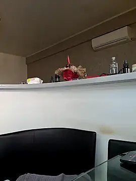 Snapshot of Milf_Abigail chatting on March 19, 2025, 5:30 am Milf Abigail online show from March 19, 2025, 5:30 am